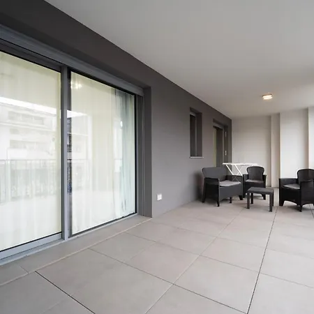 Apartment - Nuovo Con Grande Terrazza Privata